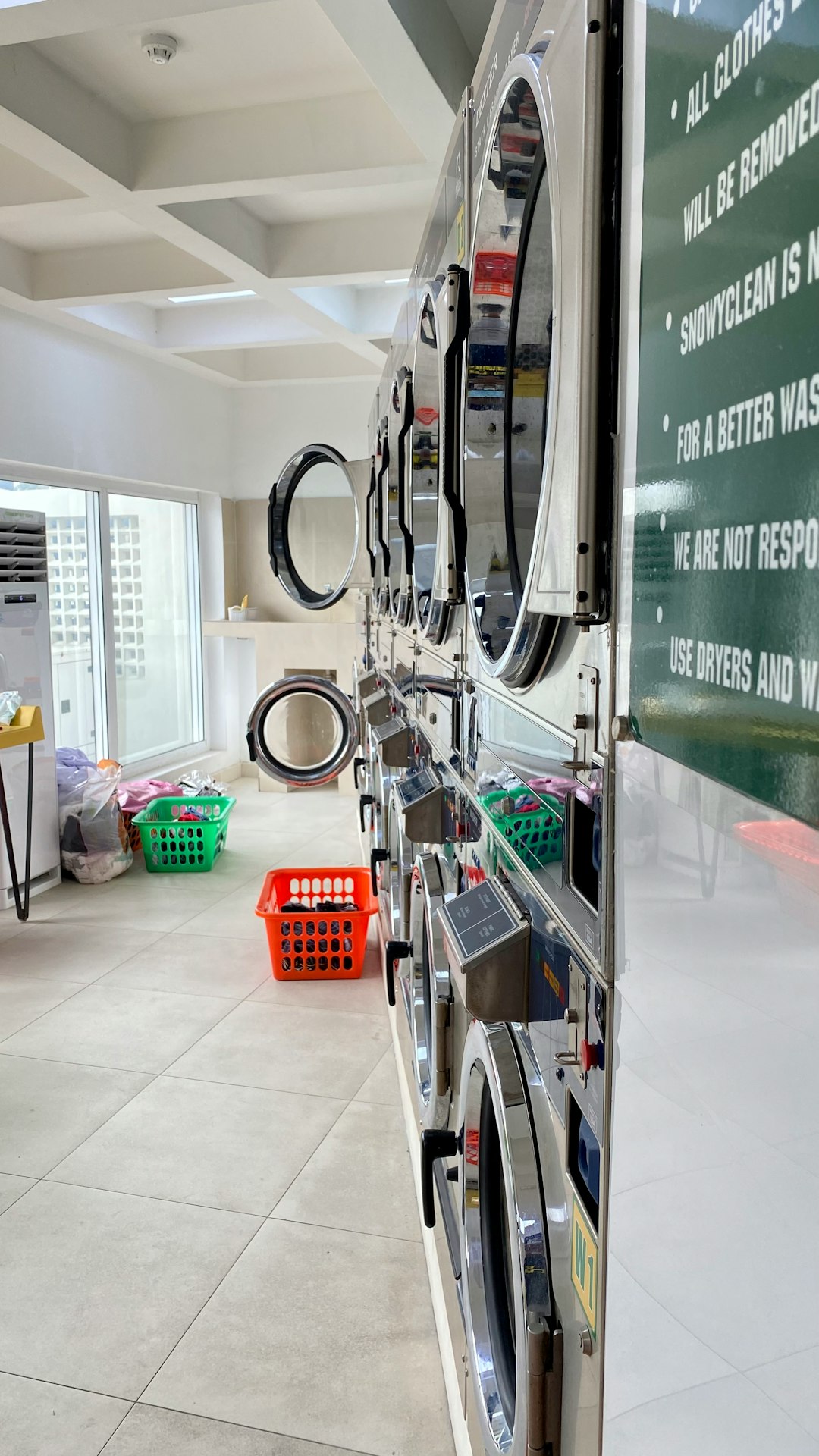 portfolio-03 A casual holiday cleaning at the laundromat before the holidays.